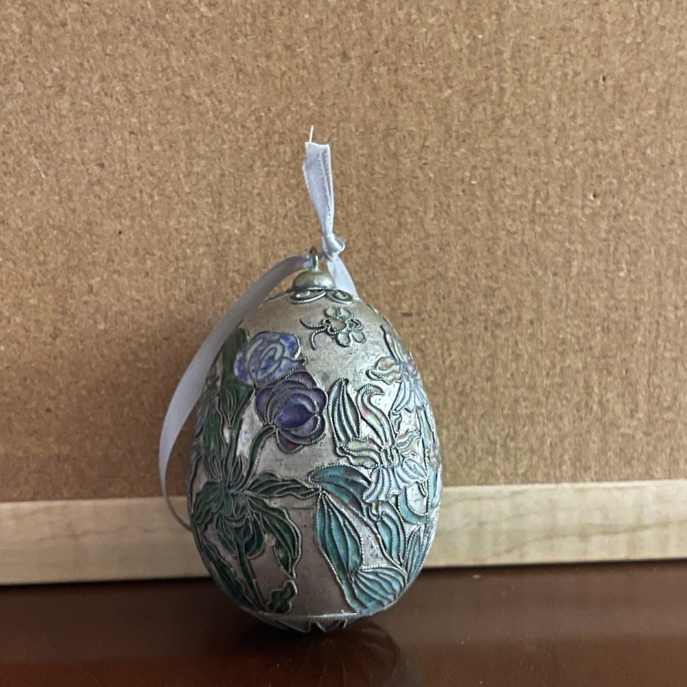 Floral Silver Egg Ornament